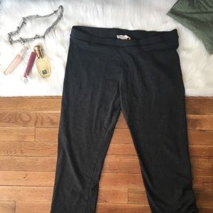 EUC Soft Lauren Conrad Grey Capri Leggings